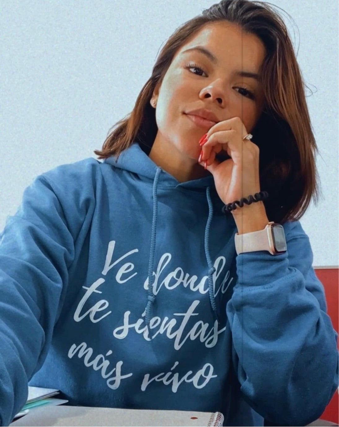 Ve Donde Te Sientas Mas Vivo Hoodie